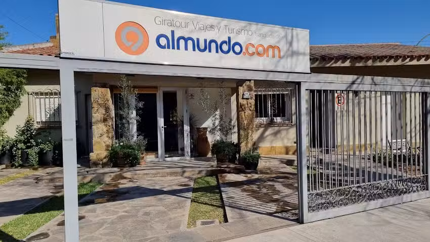 Almundo San Lorenzo Plaza