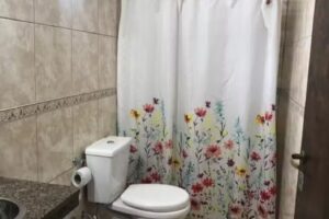 Alojamiento Azaleas ! 25 de mayo 333 entre Ferrari y Mitre