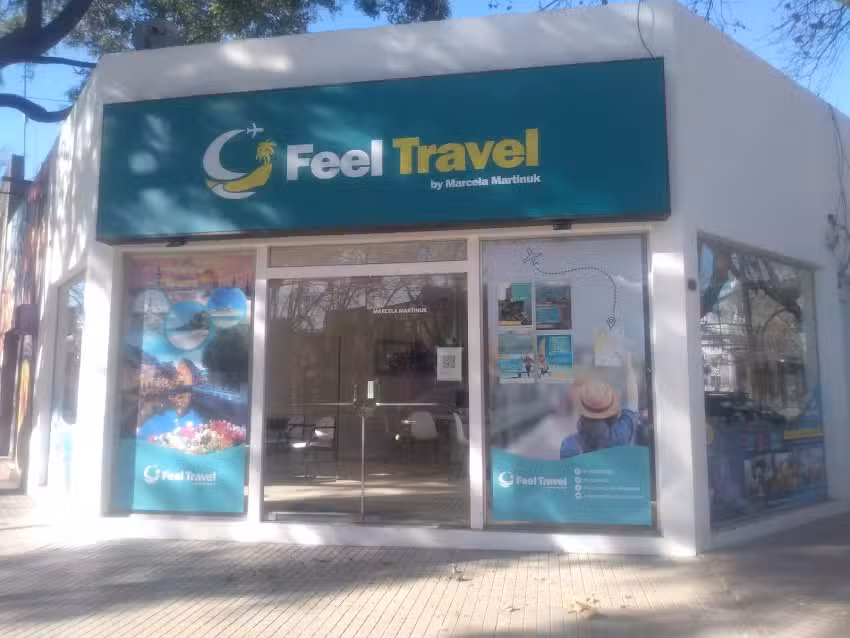 FEEL TRAVEL by Marcela Martinuk