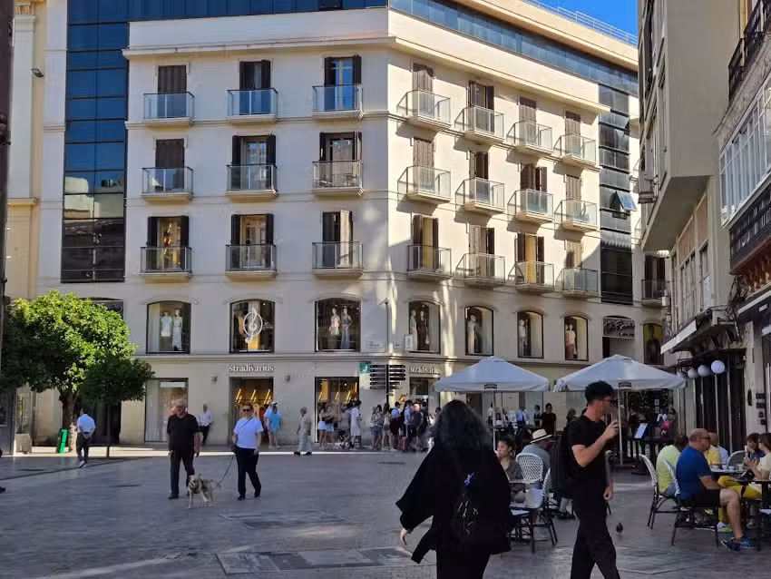 Lloyd Viajes & Eventos – Urquiza | Grupo Gaman