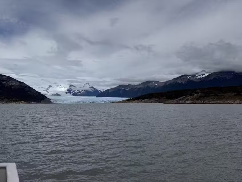 Puerto Bajo las Sombras – Hielo y Aventura