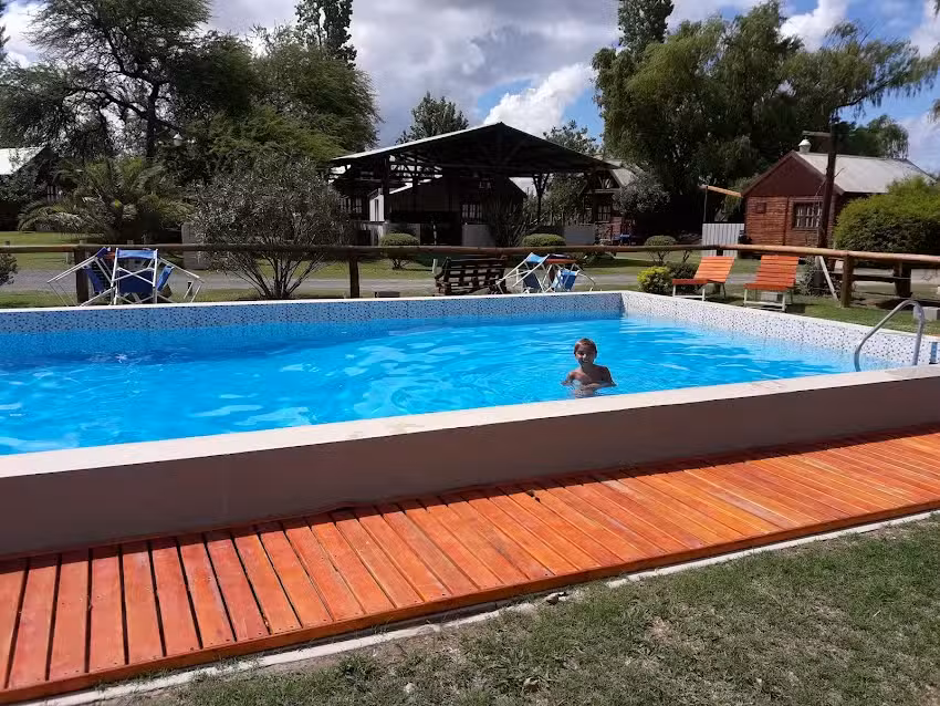 Recreo «Cabañas Costa De Ramallo»